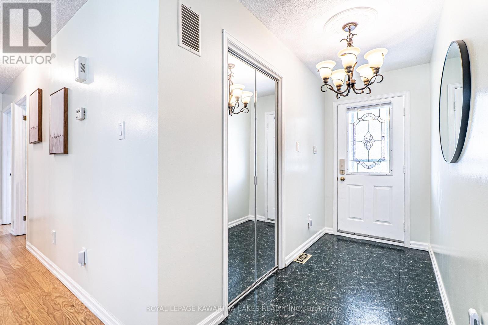 83 Lori Boulevard, Kawartha Lakes, Ontario  K9V 6V7 - Photo 17 - X12147974