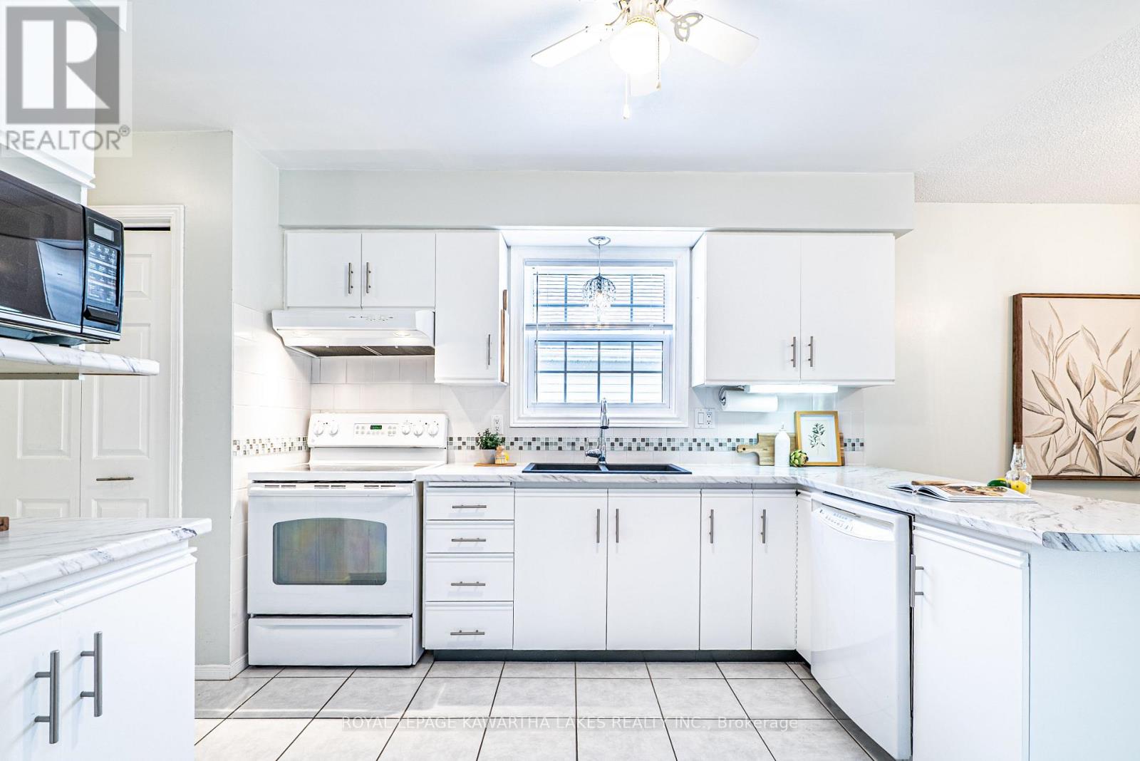 83 Lori Boulevard, Kawartha Lakes, Ontario  K9V 6V7 - Photo 23 - X12147974