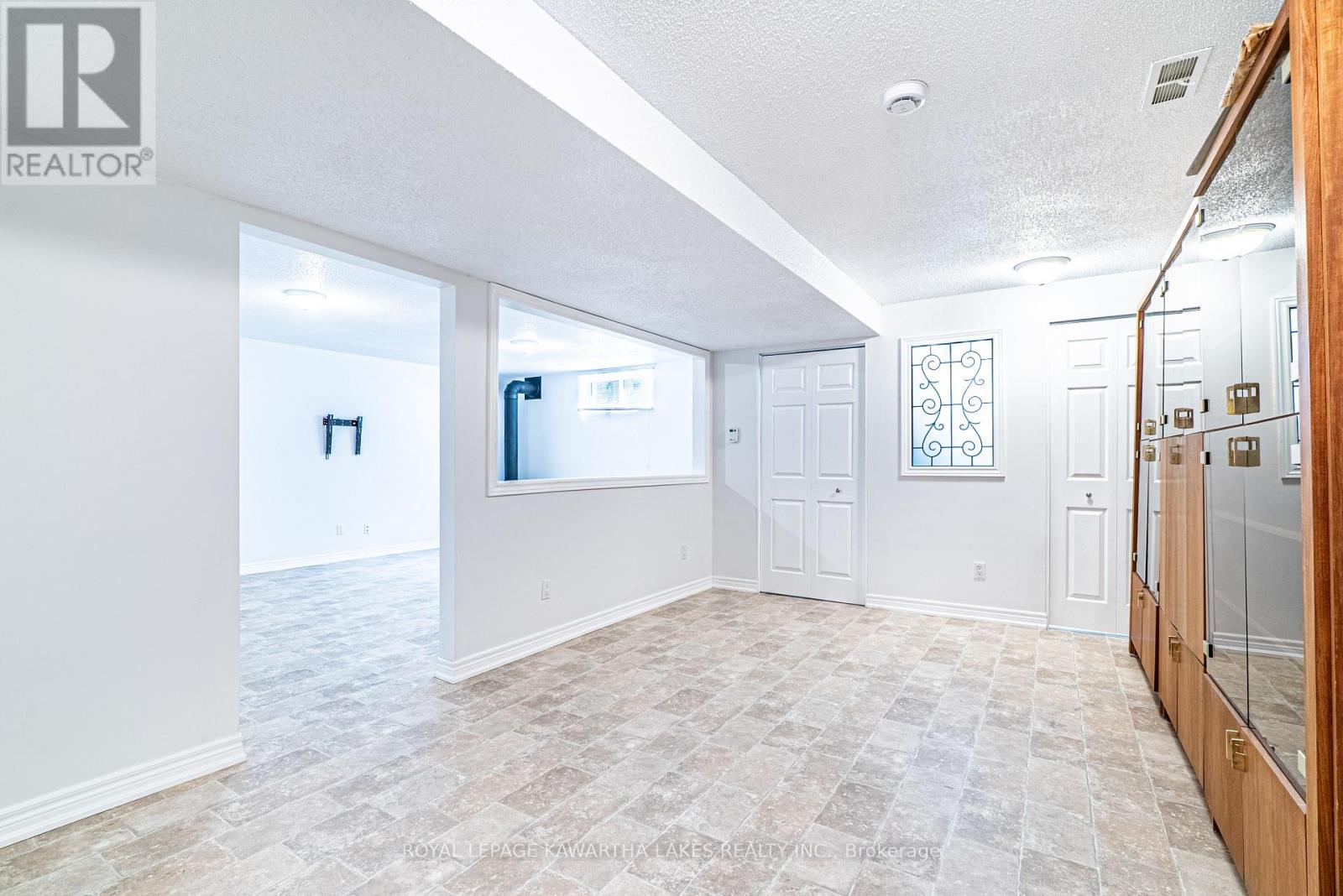 83 Lori Boulevard, Kawartha Lakes, Ontario  K9V 6V7 - Photo 27 - X12147974