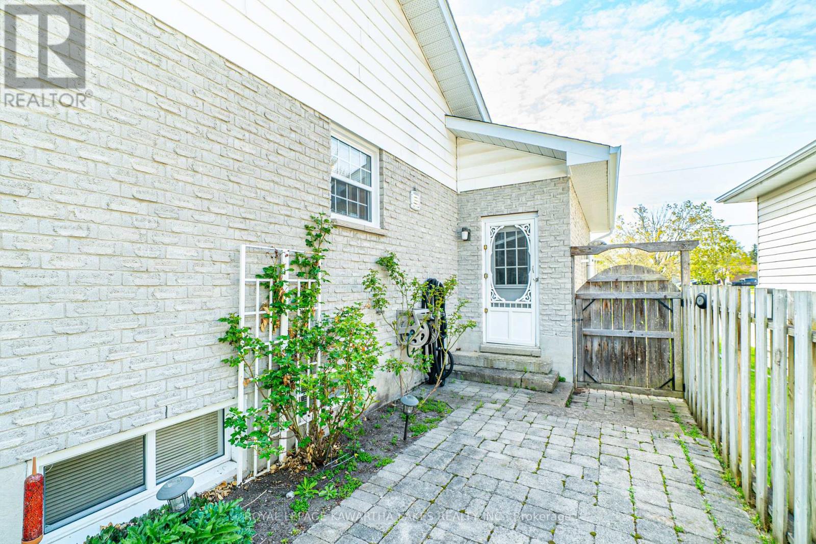 83 Lori Boulevard, Kawartha Lakes, Ontario  K9V 6V7 - Photo 35 - X12147974