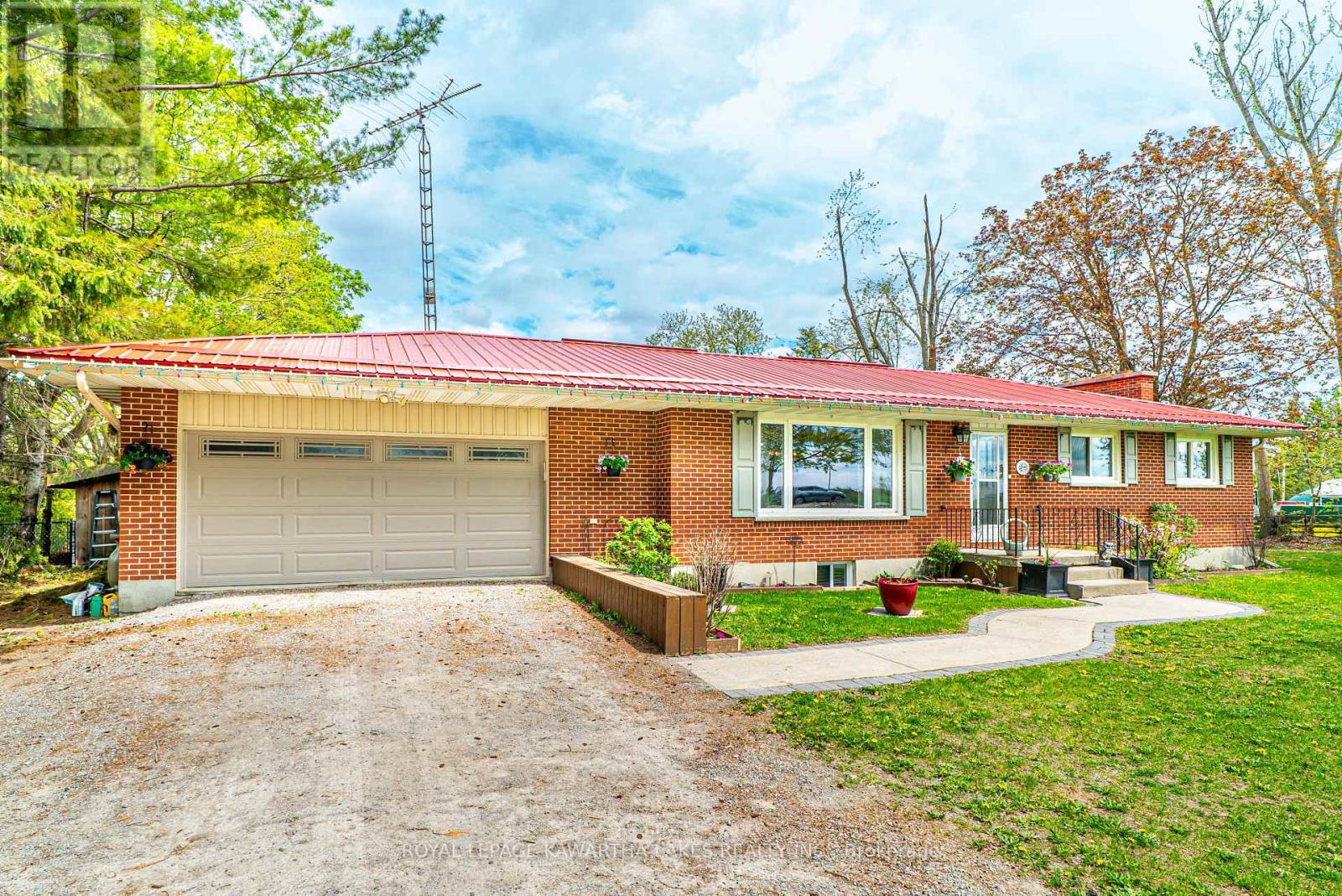 1372 Elm Tree Road, Kawartha Lakes, Ontario  K9V 4R2 - Photo 5 - X12153930