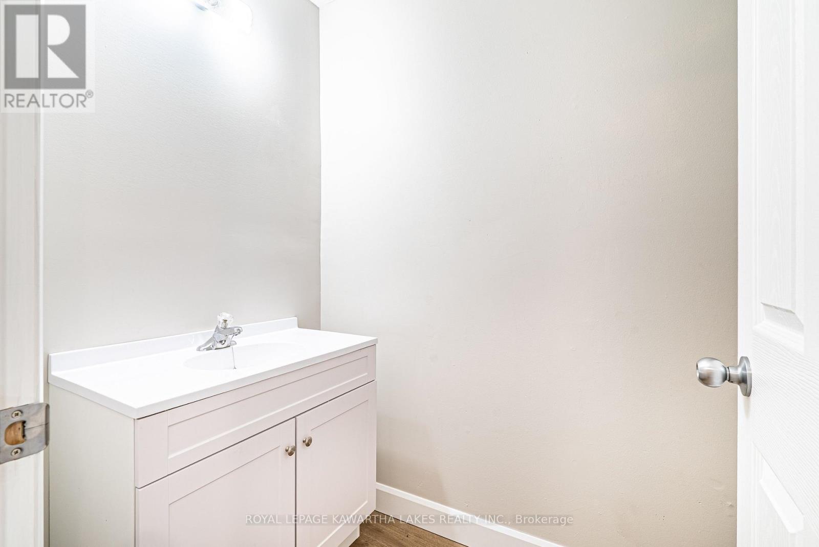 50 St Patrick Street, Kawartha Lakes, Ontario  K9V 1R3 - Photo 14 - X12291245
