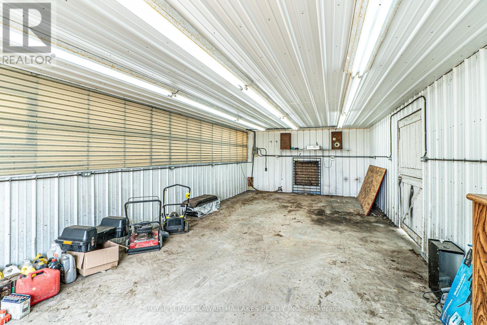 4170 Hwy 35, Kawartha Lakes, Ontario  K0M 1G0 - Photo 37 - X12327665