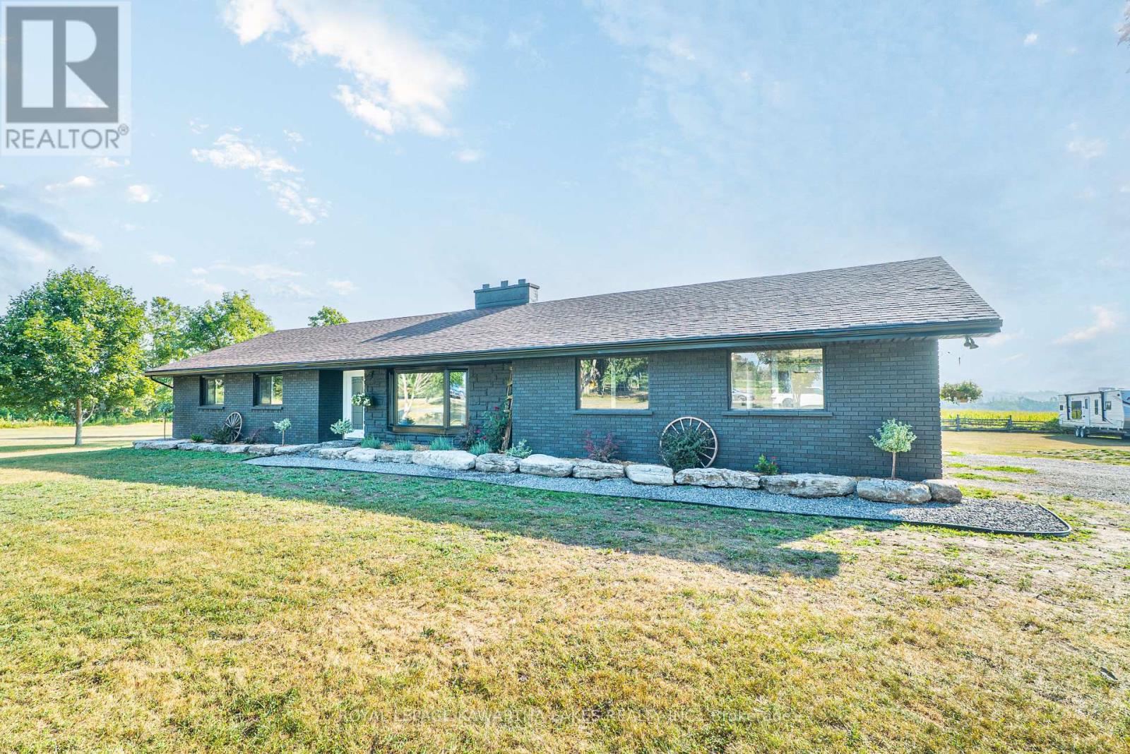 1152 Killarney Bay Road, Kawartha Lakes, Ontario  K0M 1G0 - Photo 1 - X12339241