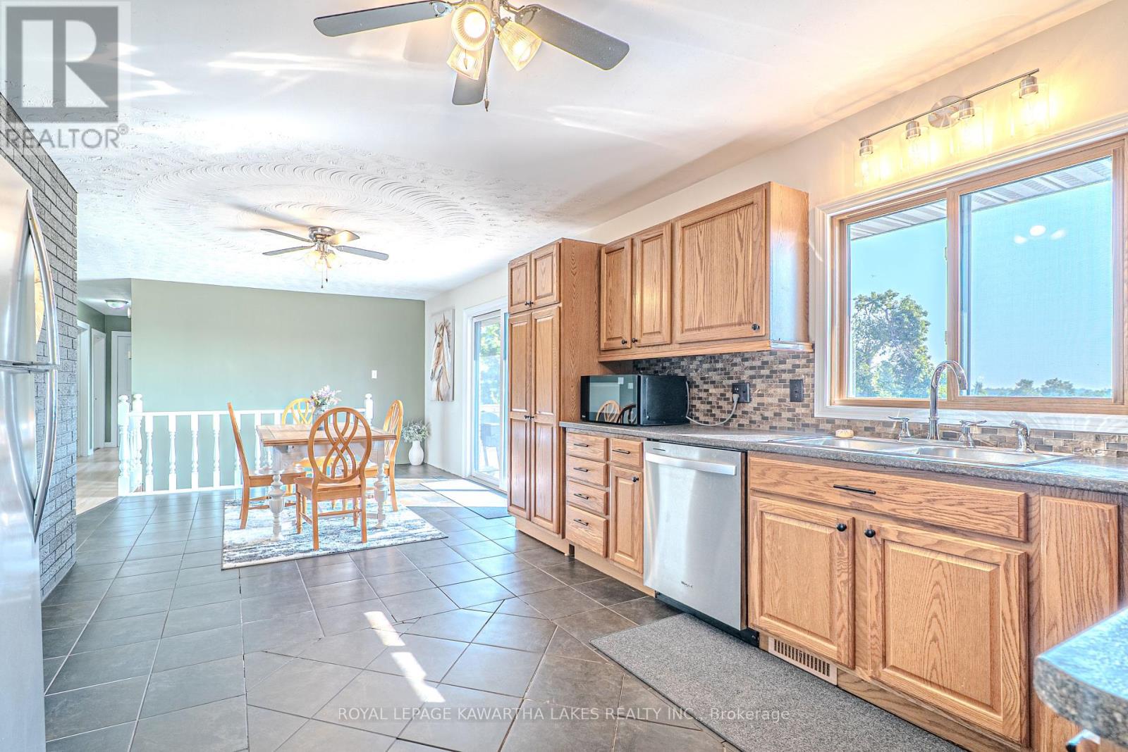 1152 Killarney Bay Road, Kawartha Lakes, Ontario  K0M 1G0 - Photo 14 - X12339241