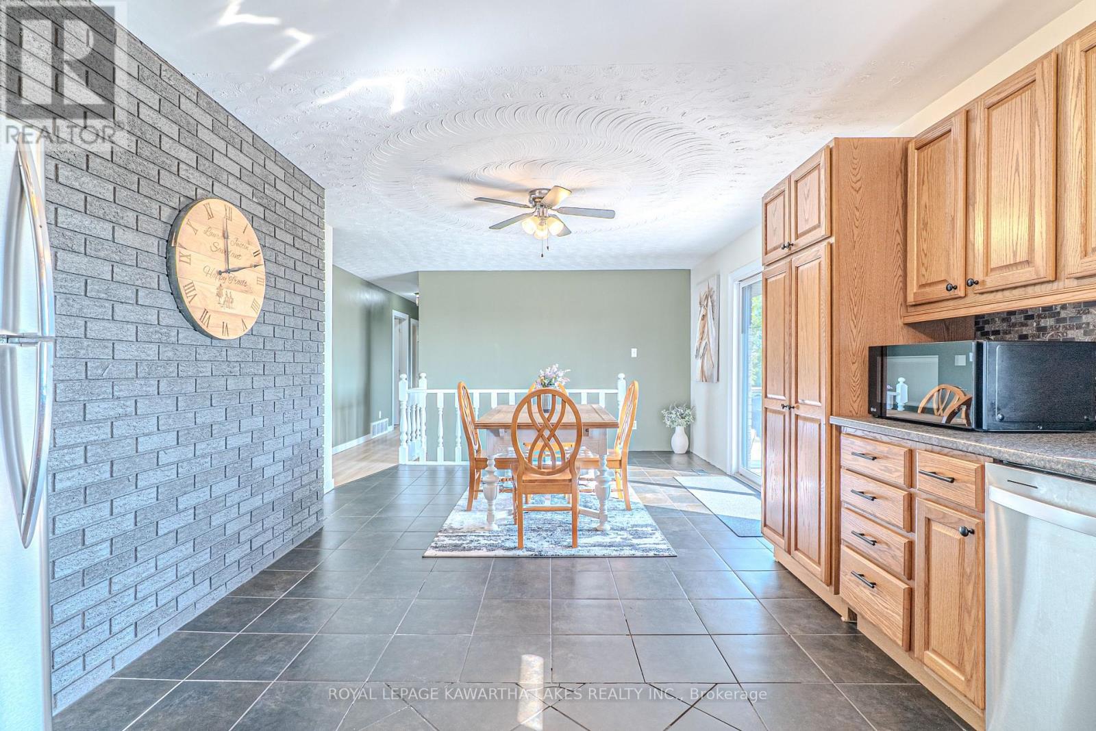1152 Killarney Bay Road, Kawartha Lakes, Ontario  K0M 1G0 - Photo 15 - X12339241