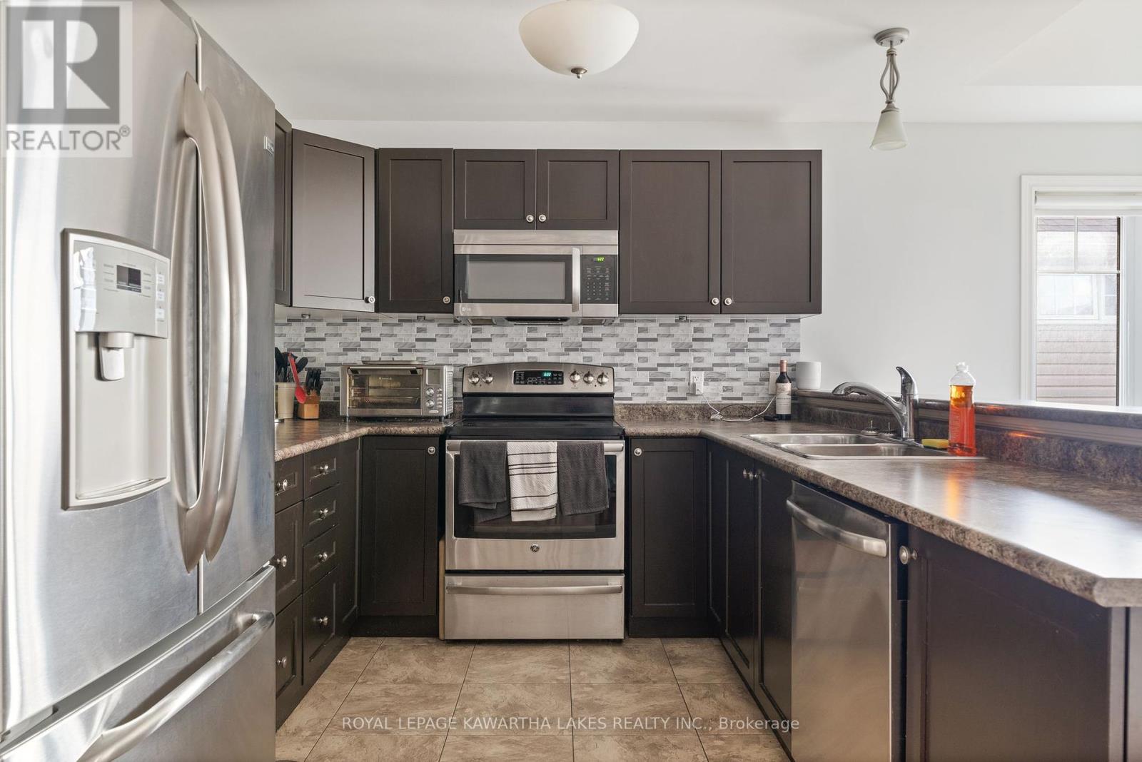 20 Lisbeth Crescent, Kawartha Lakes, Ontario  K9V 0C9 - Photo 13 - X12361942