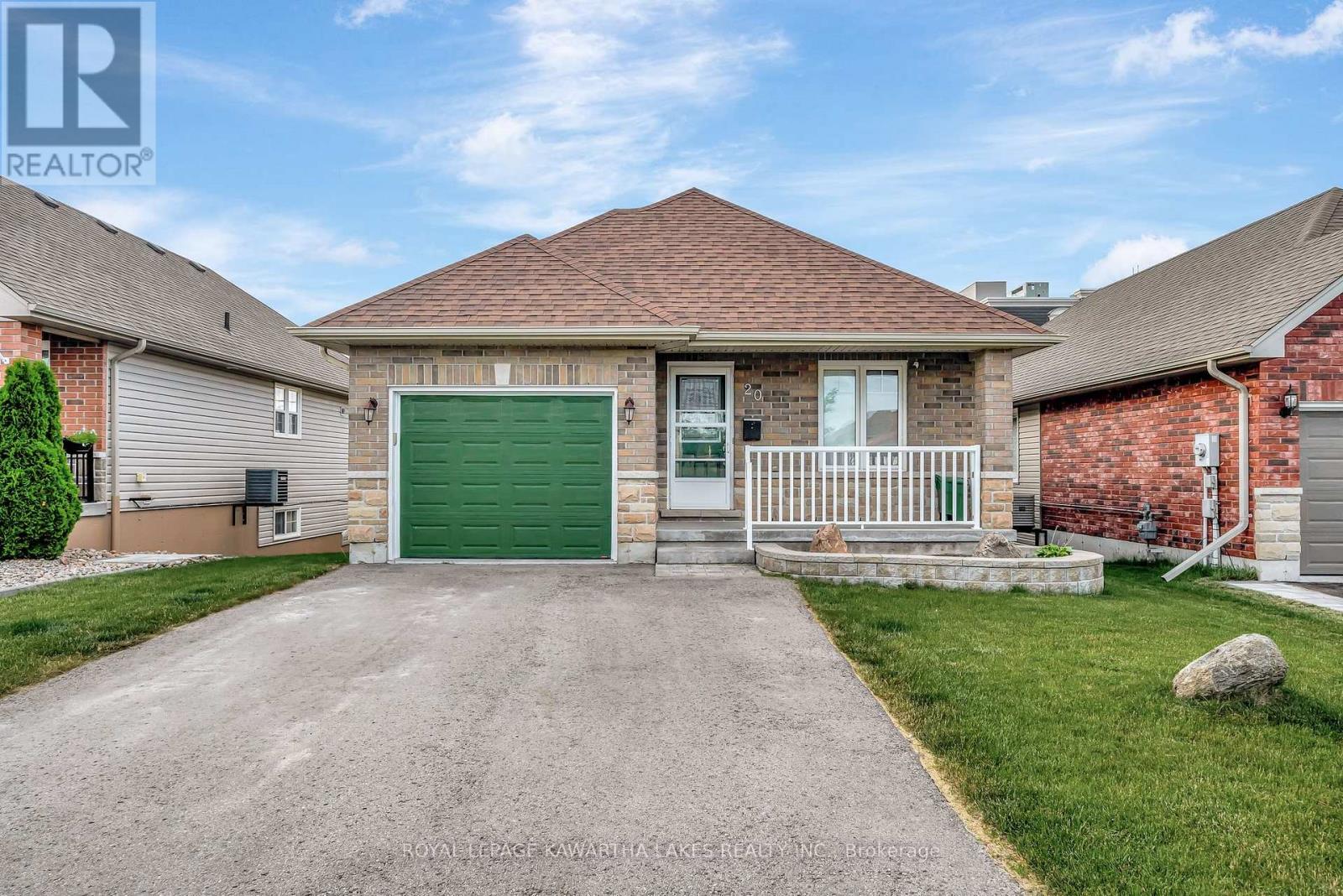 20 Lisbeth Crescent, Kawartha Lakes, Ontario  K9V 0C9 - Photo 2 - X12361942