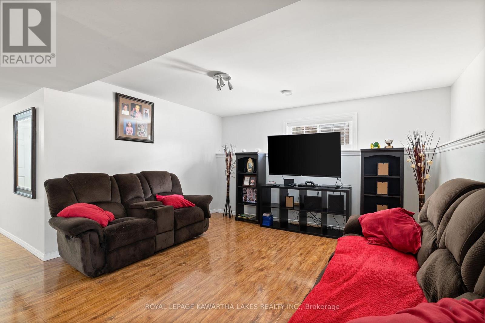 20 Lisbeth Crescent, Kawartha Lakes, Ontario  K9V 0C9 - Photo 24 - X12361942