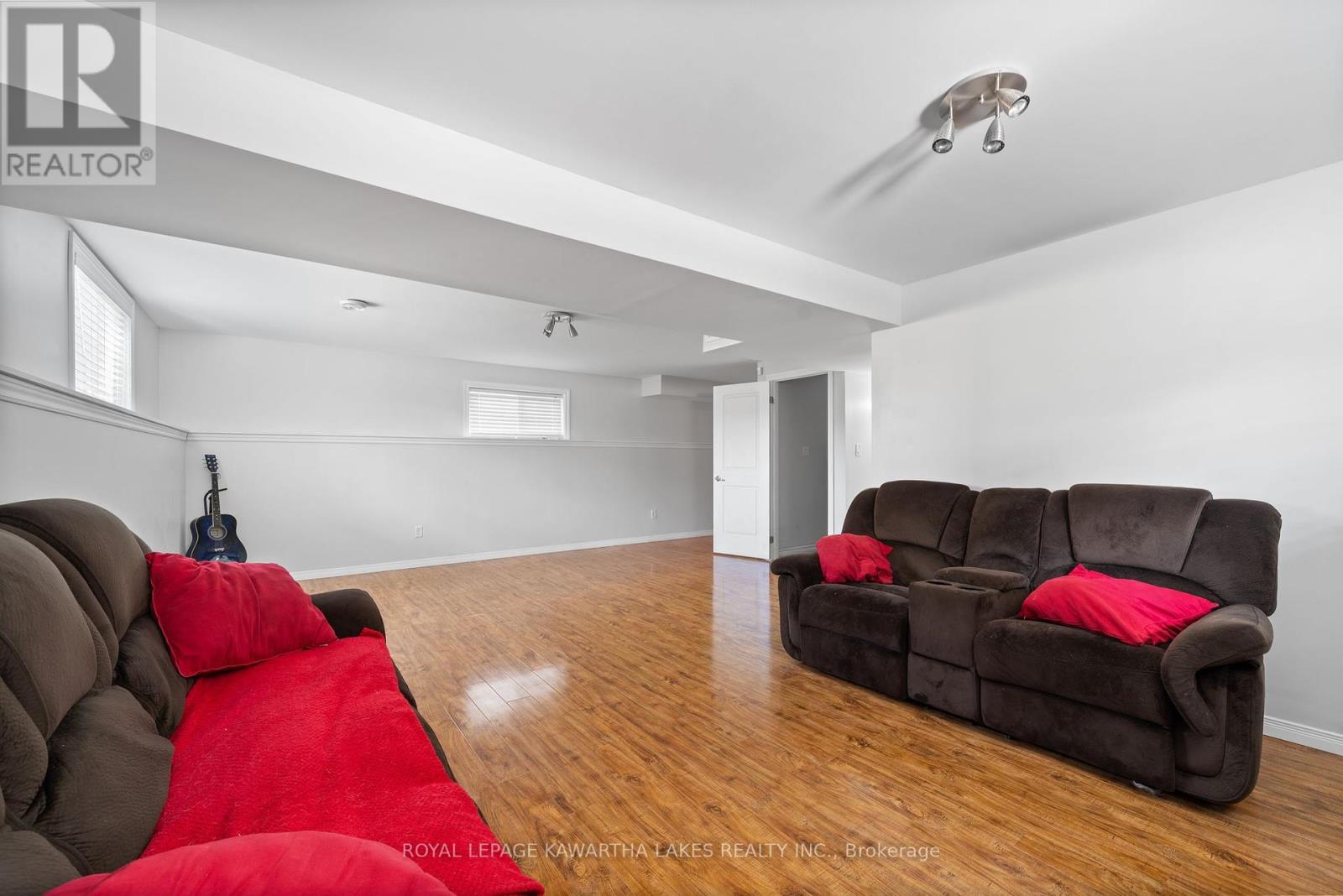 20 Lisbeth Crescent, Kawartha Lakes, Ontario  K9V 0C9 - Photo 25 - X12361942