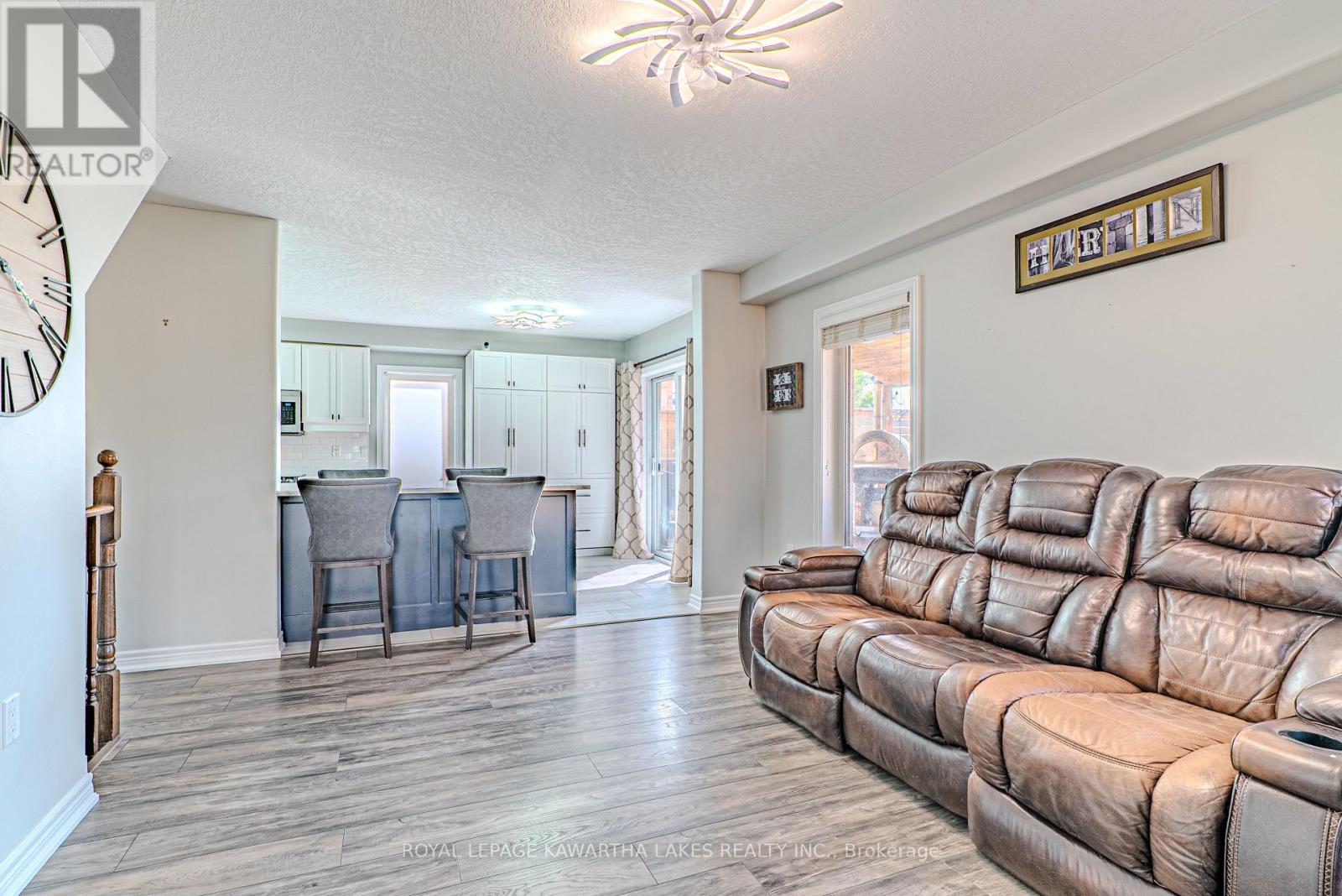 28 Lucas Crescent, Kawartha Lakes, Ontario  K9V 0C5 - Photo 15 - X12399859