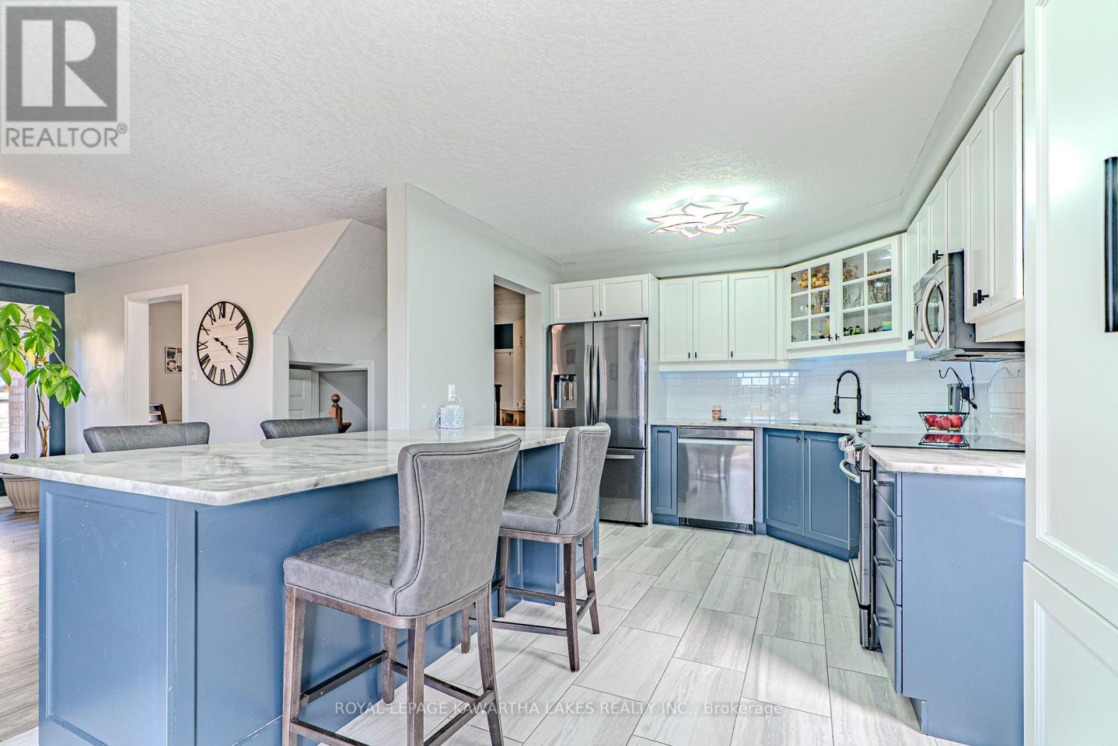 28 Lucas Crescent, Kawartha Lakes, Ontario  K9V 0C5 - Photo 16 - X12399859