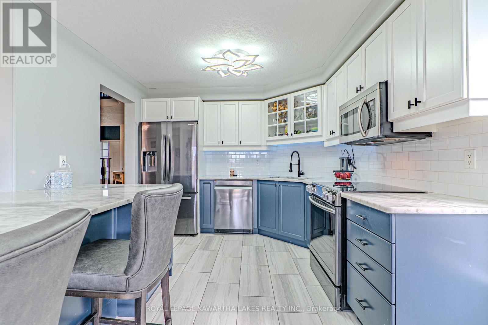 28 Lucas Crescent, Kawartha Lakes, Ontario  K9V 0C5 - Photo 18 - X12399859