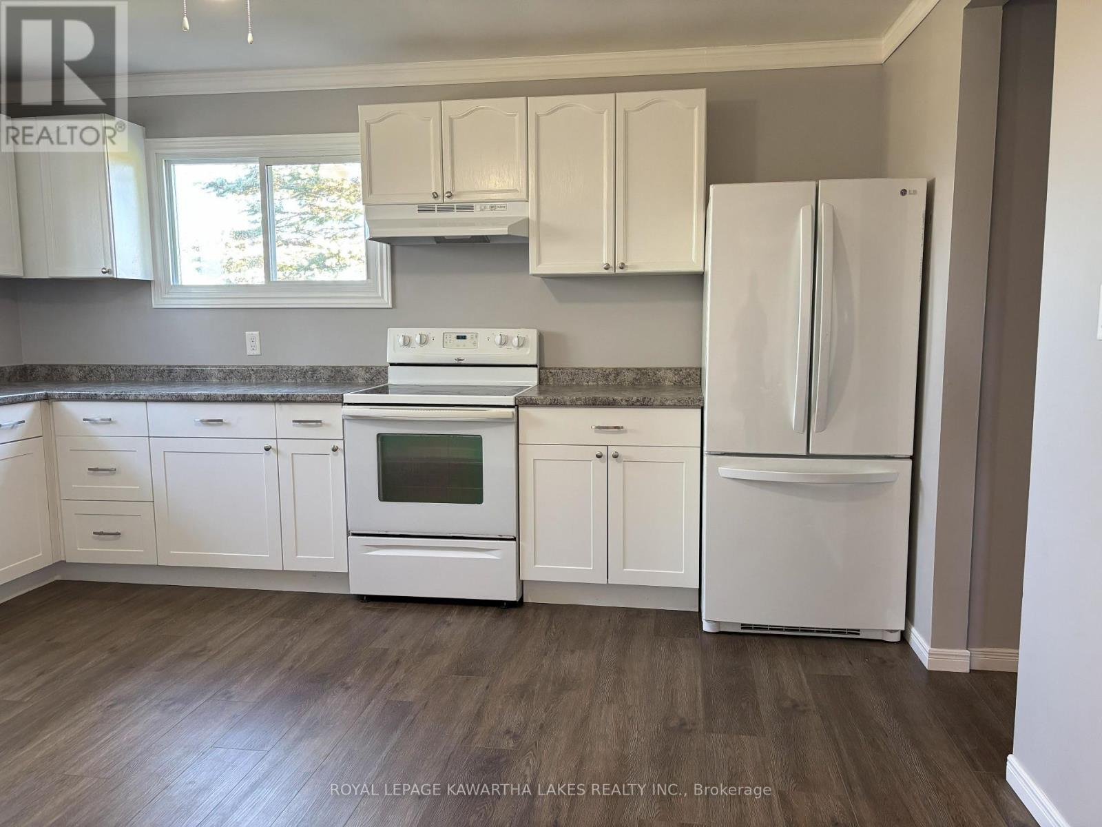 15 Elm Tree Road, Kawartha Lakes, Ontario  K0M 2C0 - Photo 10 - X12414894