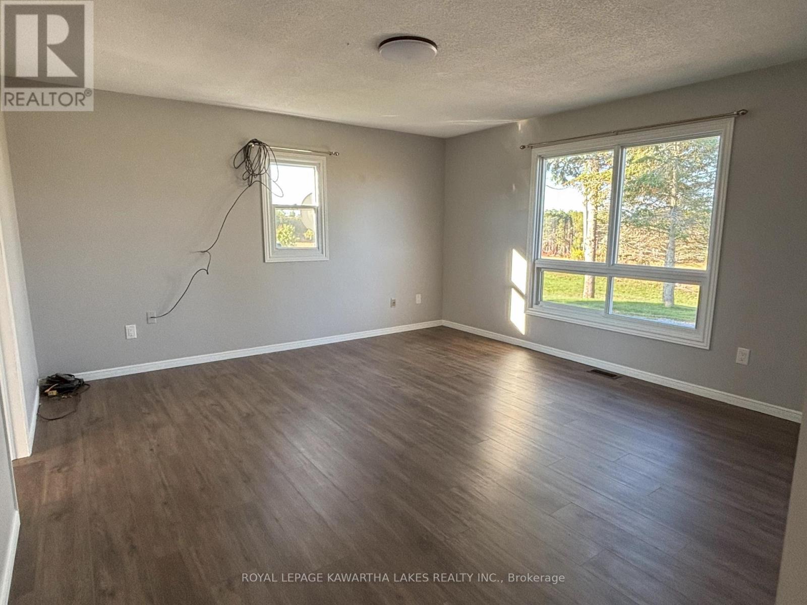 15 Elm Tree Road, Kawartha Lakes, Ontario  K0M 2C0 - Photo 5 - X12414894
