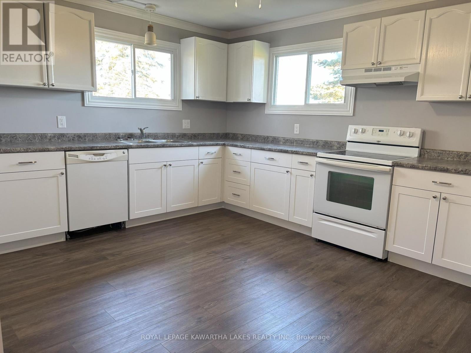 15 Elm Tree Road, Kawartha Lakes, Ontario  K0M 2C0 - Photo 9 - X12414894