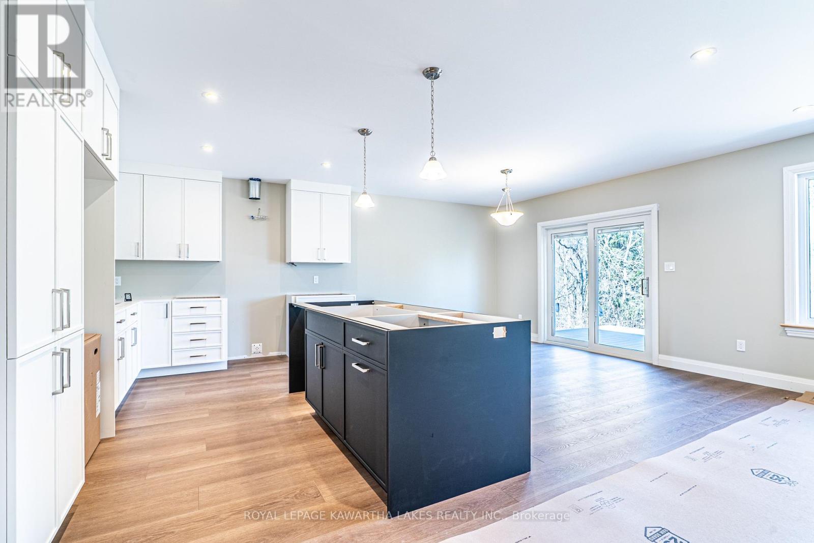 6 Patrick Street, Kawartha Lakes, Ontario  K0M 2B0 - Photo 9 - X12434489