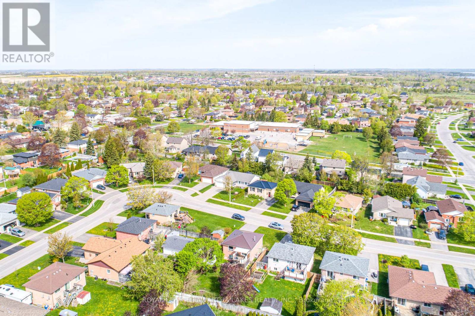 83 Lori Boulevard, Kawartha Lakes, Ontario  K9V 6V7 - Photo 2 - X12465255