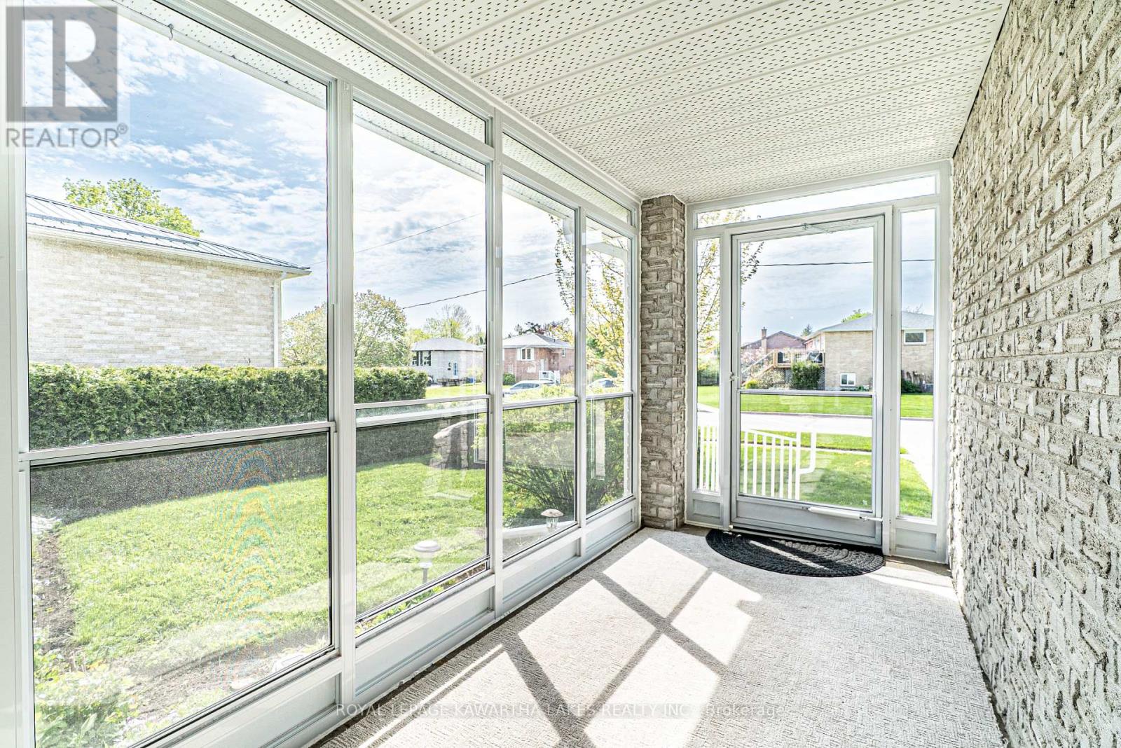 83 Lori Boulevard, Kawartha Lakes, Ontario  K9V 6V7 - Photo 7 - X12465255