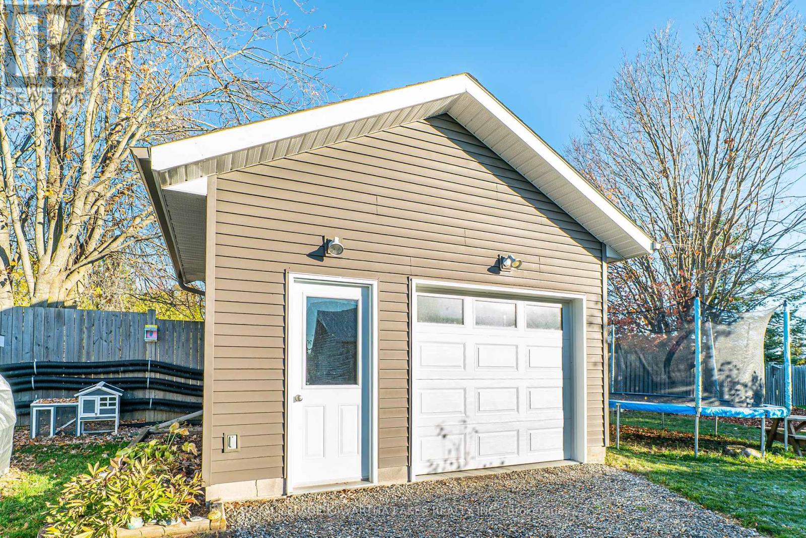 297 Hartley Road, Kawartha Lakes, Ontario  K0M 2T0 - Photo 35 - X12490668