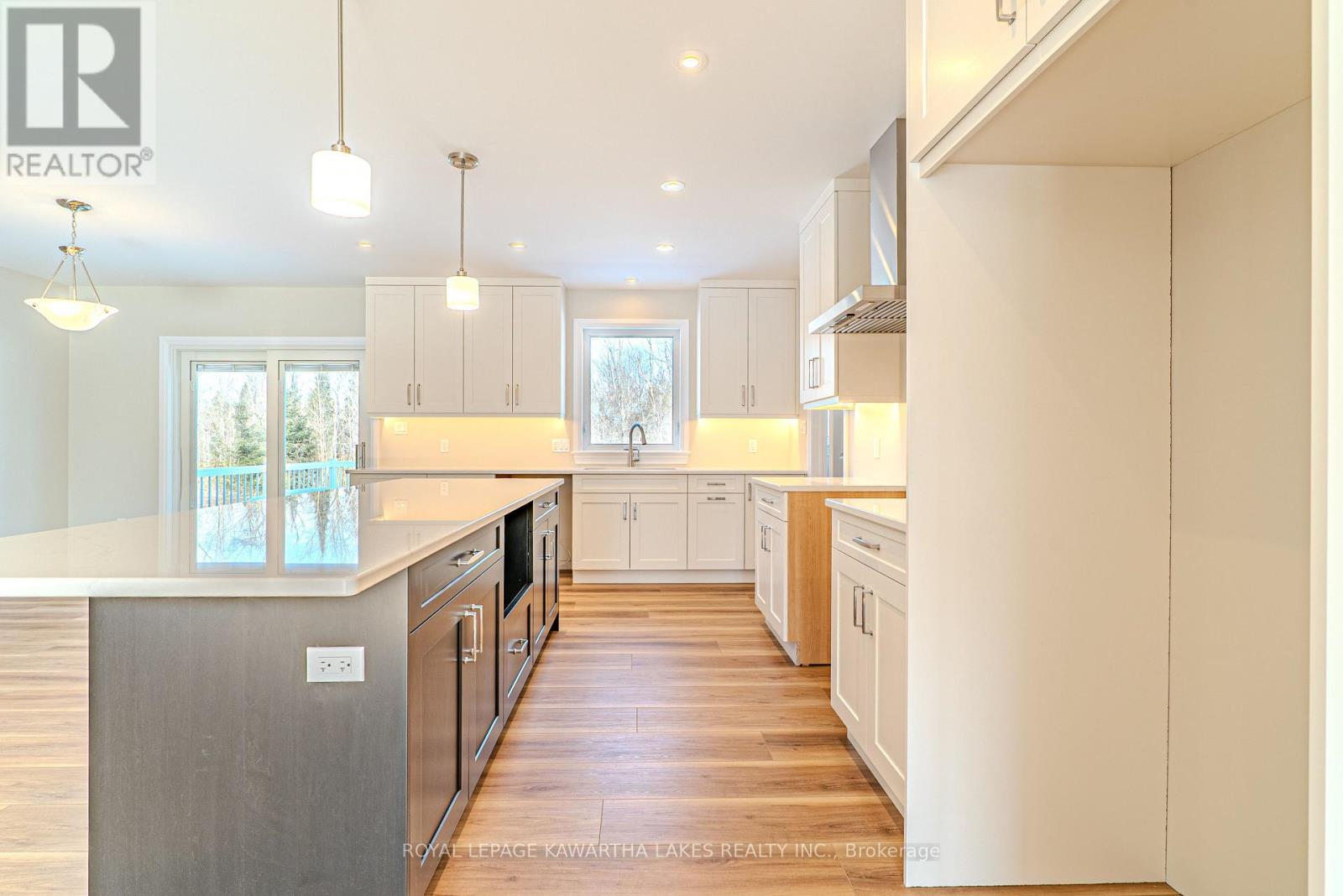 10 Patrick Street, Kawartha Lakes, Ontario  K0M 2B0 - Photo 17 - X12840210