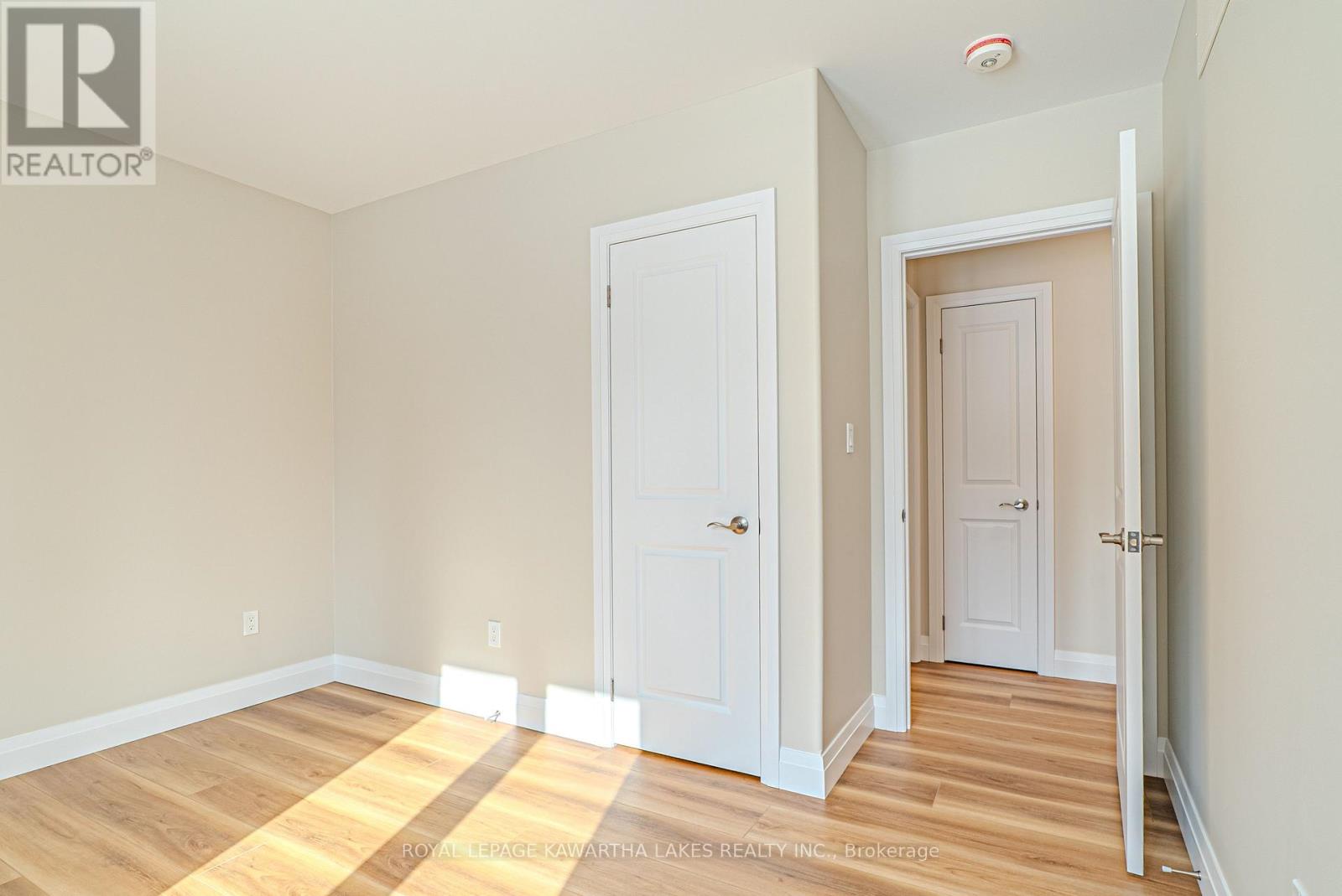 10 Patrick Street, Kawartha Lakes, Ontario  K0M 2B0 - Photo 22 - X12840210