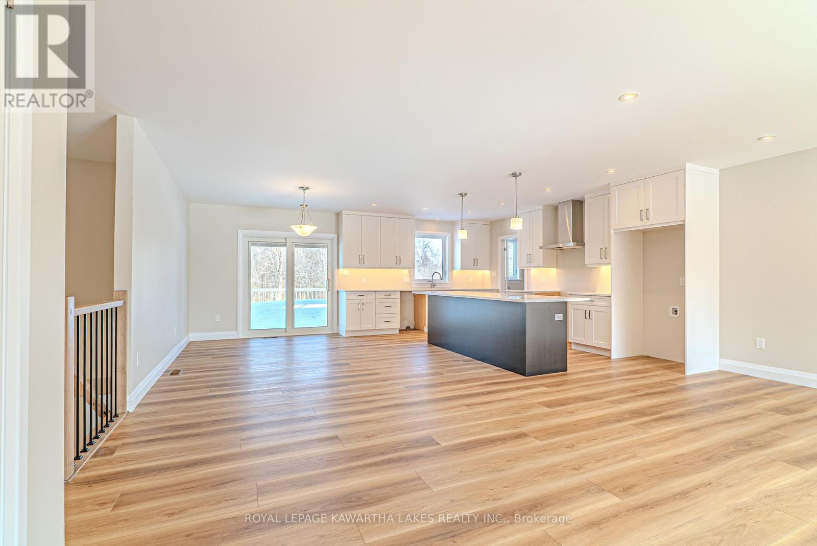 10 Patrick Street, Kawartha Lakes, Ontario  K0M 2B0 - Photo 9 - X12840210