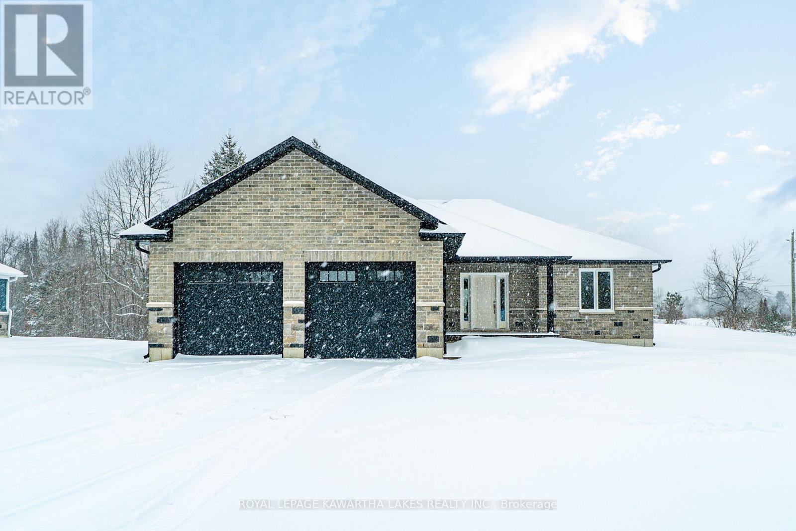 6 Patrick Street, Kawartha Lakes, Ontario  K0M 2B0 - Photo 1 - X12908556