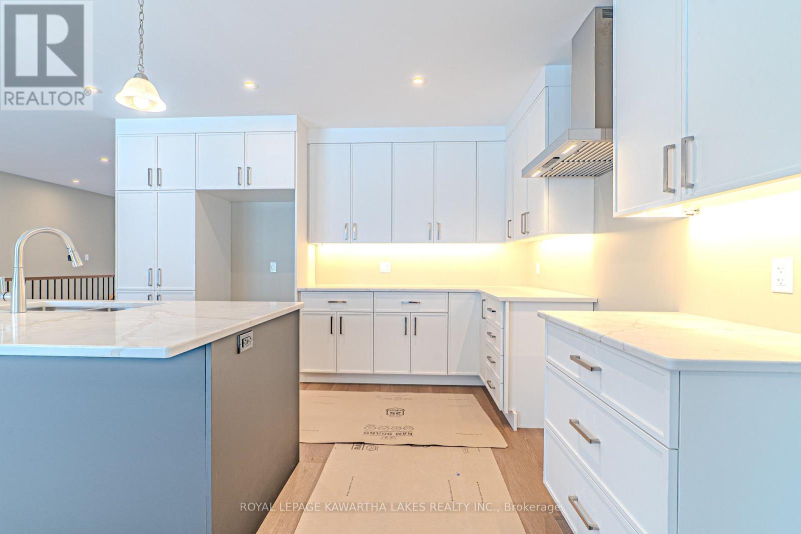 6 Patrick Street, Kawartha Lakes, Ontario  K0M 2B0 - Photo 12 - X12908556