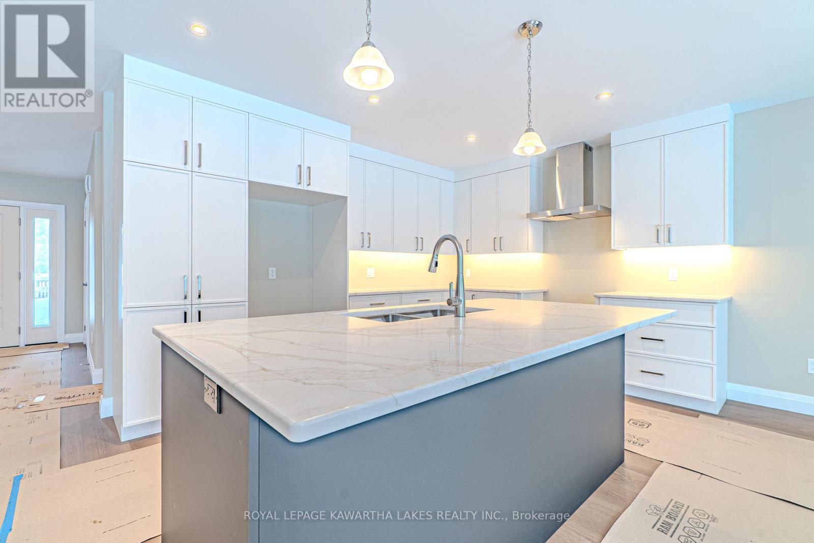 6 Patrick Street, Kawartha Lakes, Ontario  K0M 2B0 - Photo 14 - X12908556