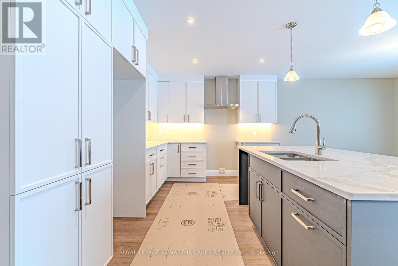 6 Patrick Street, Kawartha Lakes, Ontario  K0M 2B0 - Photo 15 - X12908556