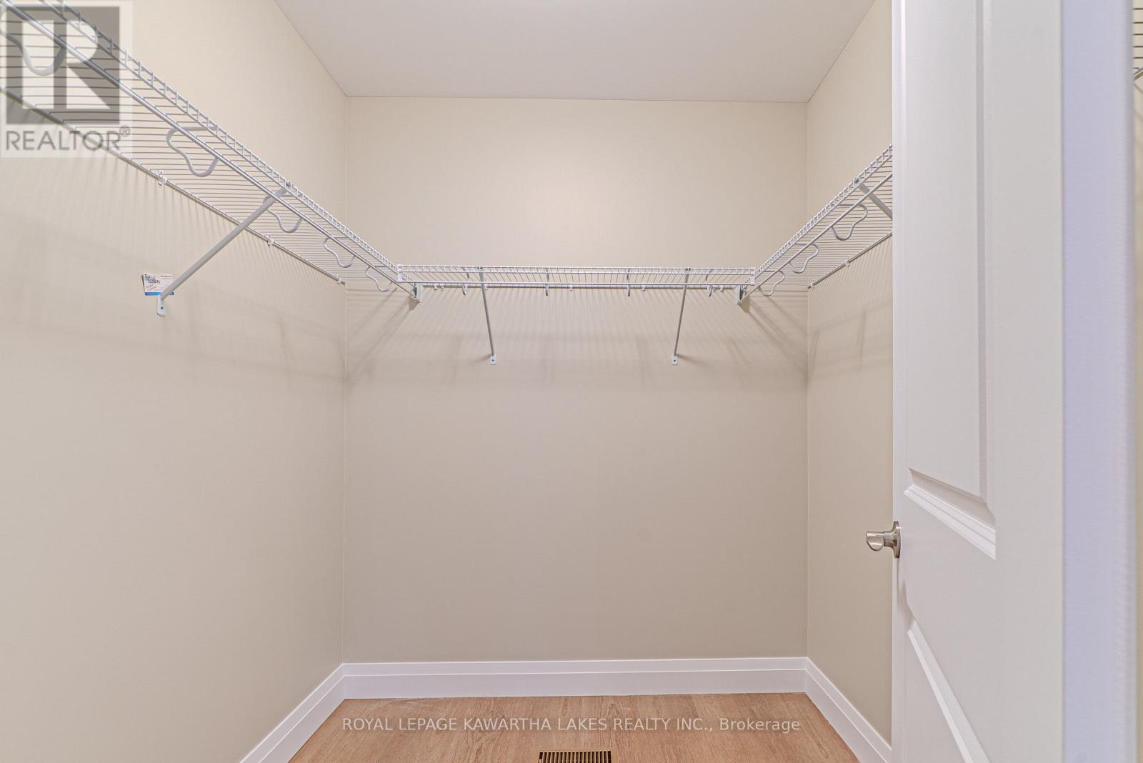 6 Patrick Street, Kawartha Lakes, Ontario  K0M 2B0 - Photo 21 - X12908556