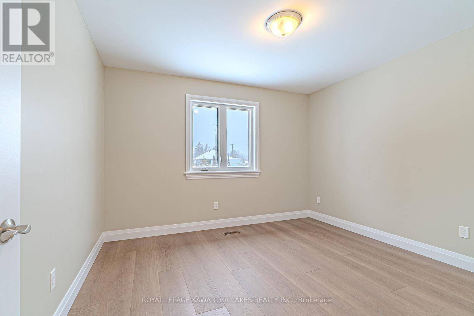 6 Patrick Street, Kawartha Lakes, Ontario  K0M 2B0 - Photo 23 - X12908556