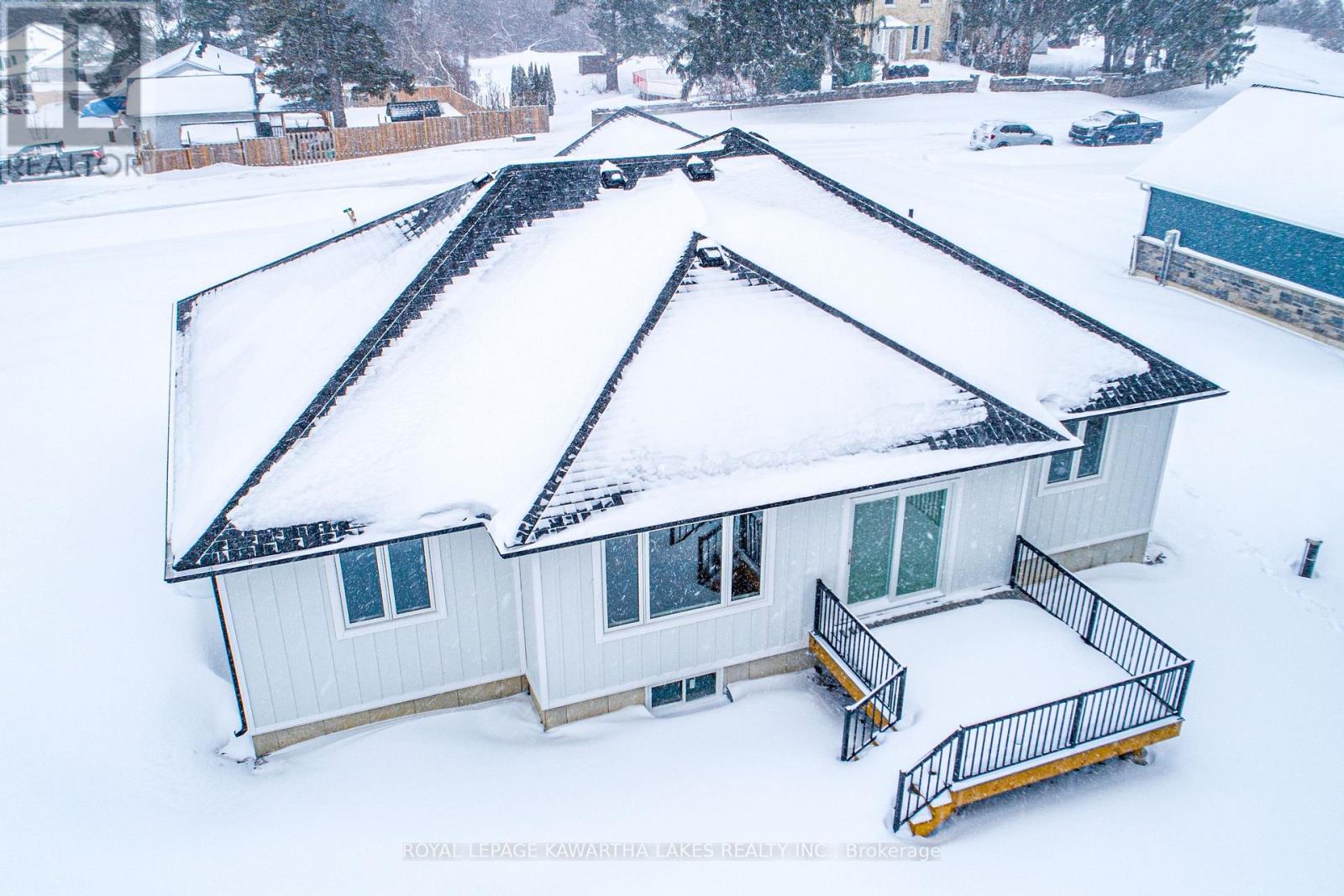 6 Patrick Street, Kawartha Lakes, Ontario  K0M 2B0 - Photo 32 - X12908556