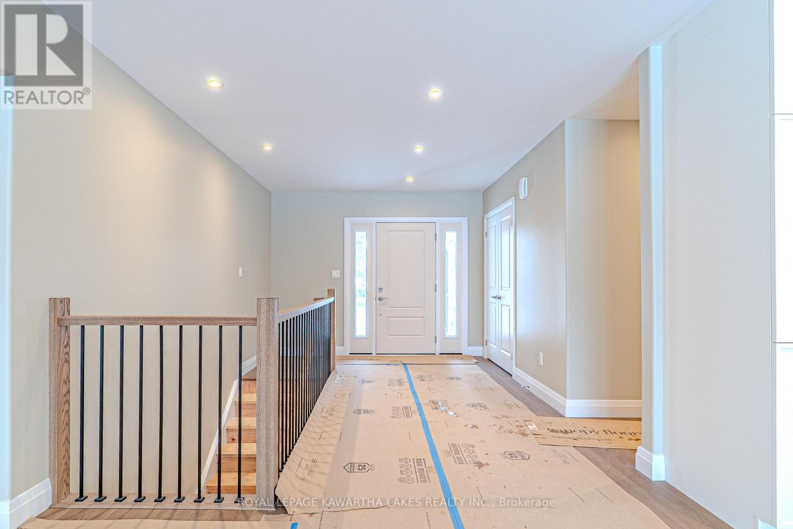 6 Patrick Street, Kawartha Lakes, Ontario  K0M 2B0 - Photo 6 - X12908556