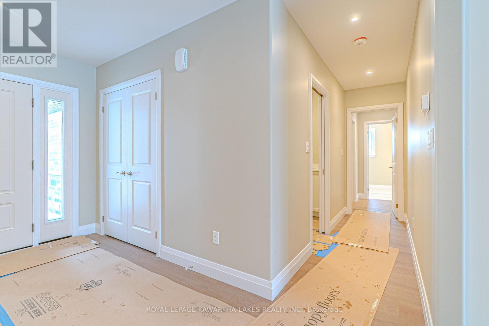 6 Patrick Street, Kawartha Lakes, Ontario  K0M 2B0 - Photo 8 - X12908556