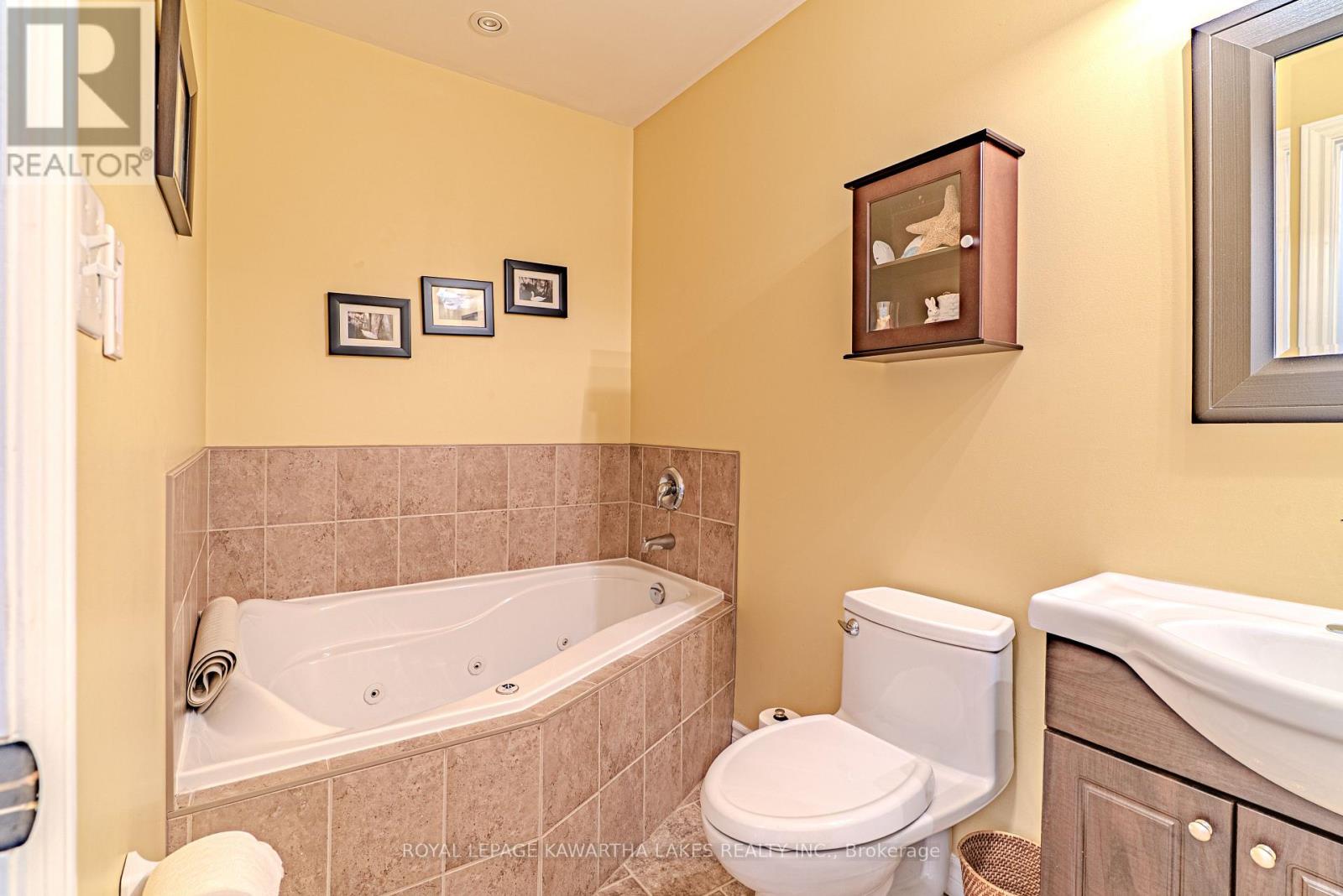 914 County Rd 49, Trent Lakes, Ontario  K0M 1A0 - Photo 25 - X12971700