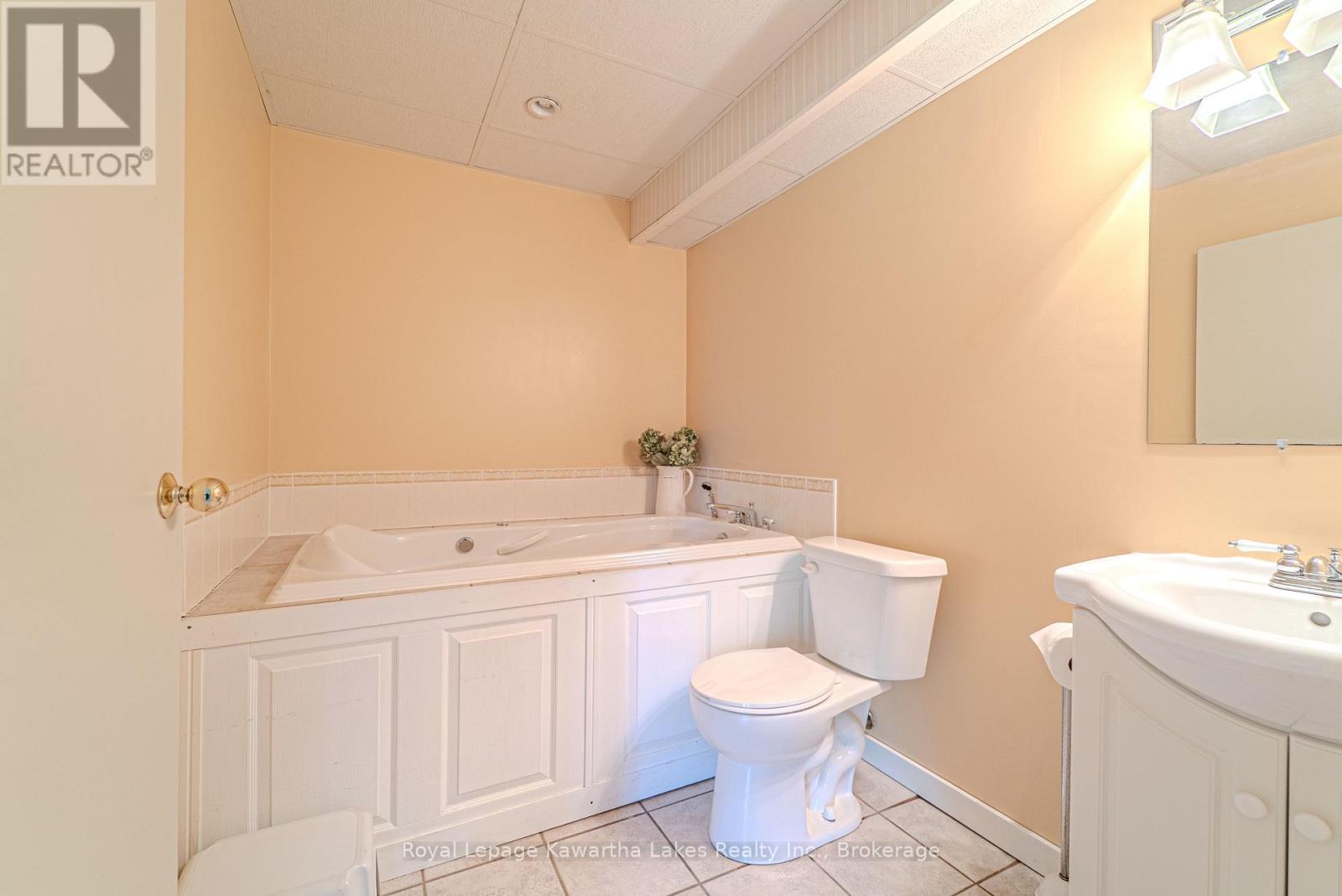 28 Matilda Street, Kawartha Lakes, Ontario  K0M 2C0 - Photo 10 - X13171086