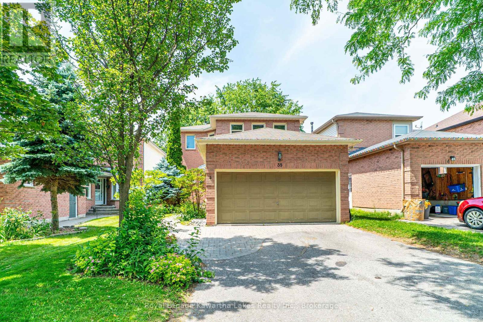 38 Lipton Crescent, Whitby, Ontario  L1R 1W7 - Photo 1 - E13513422