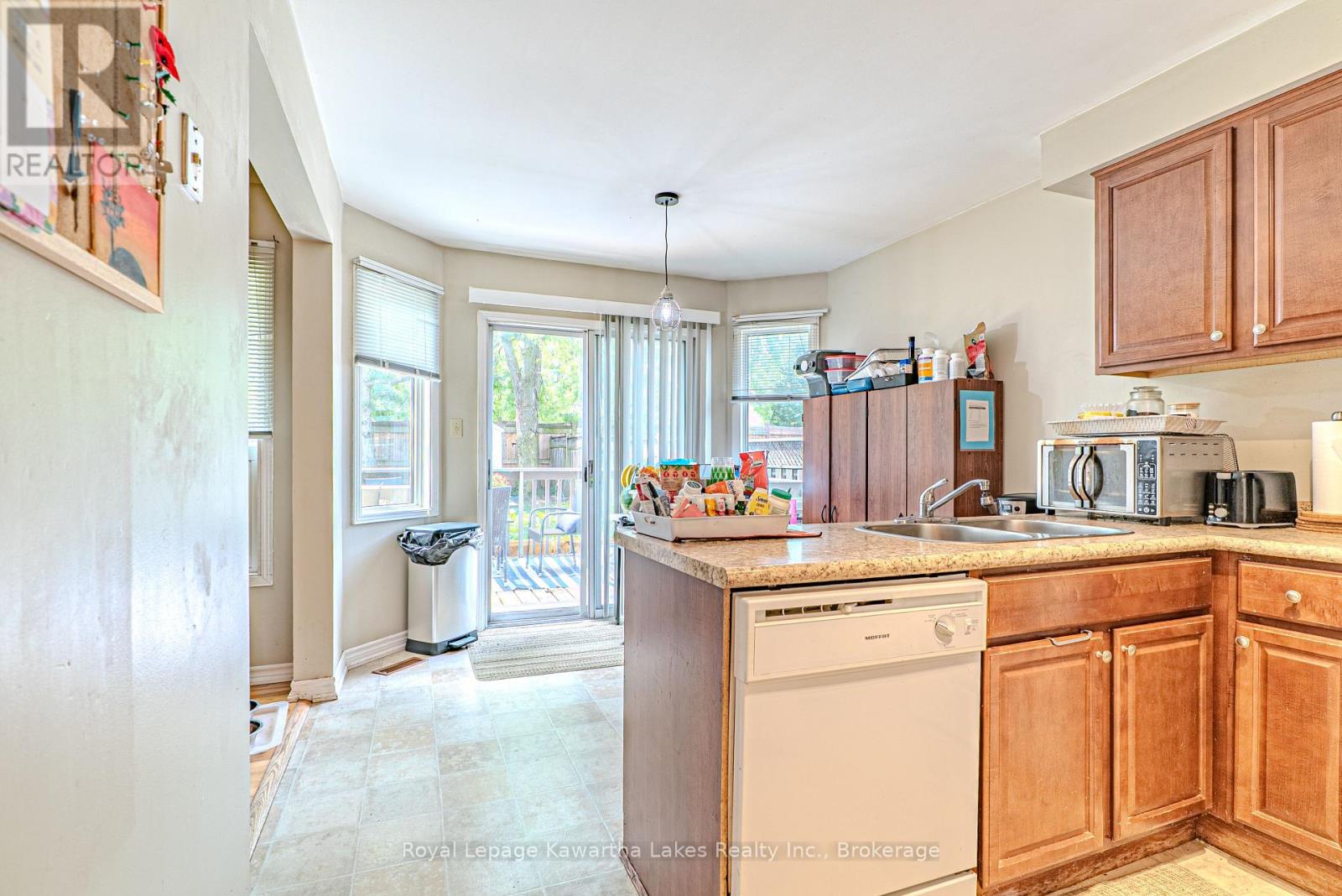 38 Lipton Crescent, Whitby, Ontario  L1R 1W7 - Photo 13 - E13513422