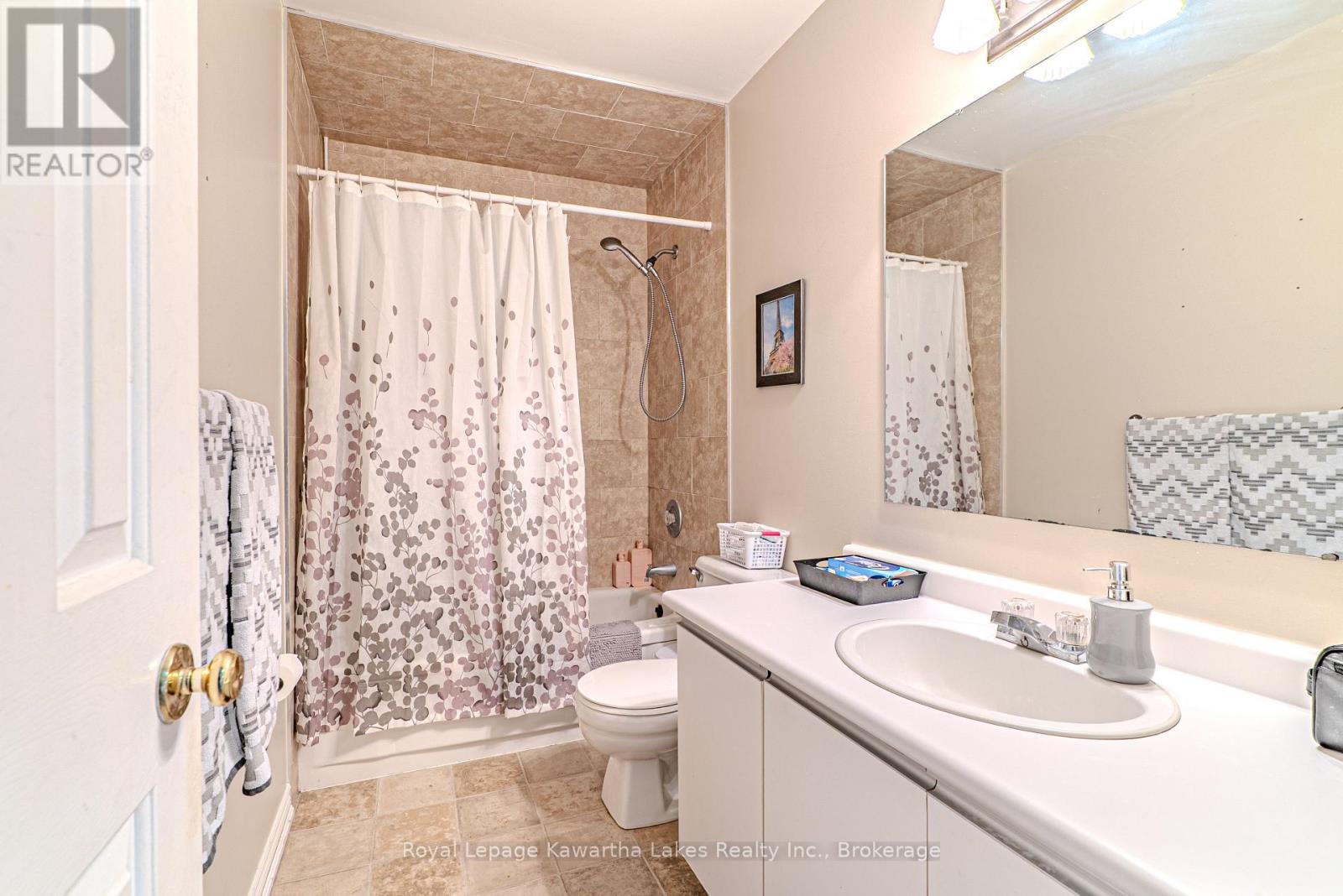 38 Lipton Crescent, Whitby, Ontario  L1R 1W7 - Photo 24 - E13513422